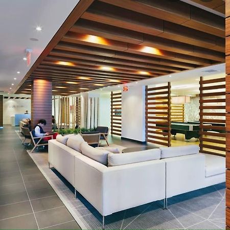 Stunning Condo Wit Amazing View 5Mins From Cntower Toronto Esterno foto