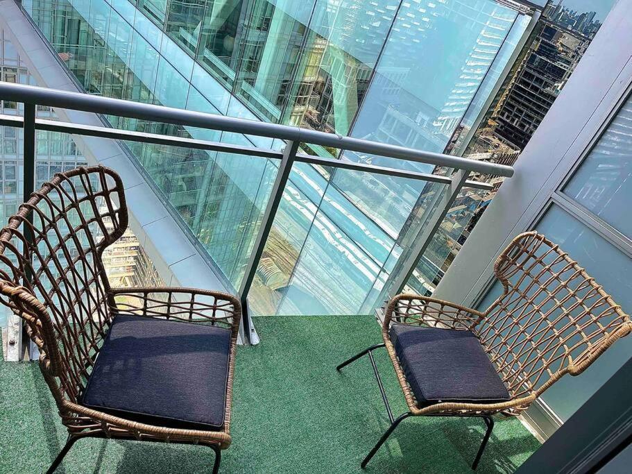Stunning Condo Wit Amazing View 5Mins From Cntower Toronto Esterno foto