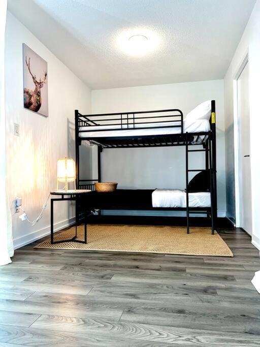 Stunning Condo Wit Amazing View 5Mins From Cntower Toronto Esterno foto
