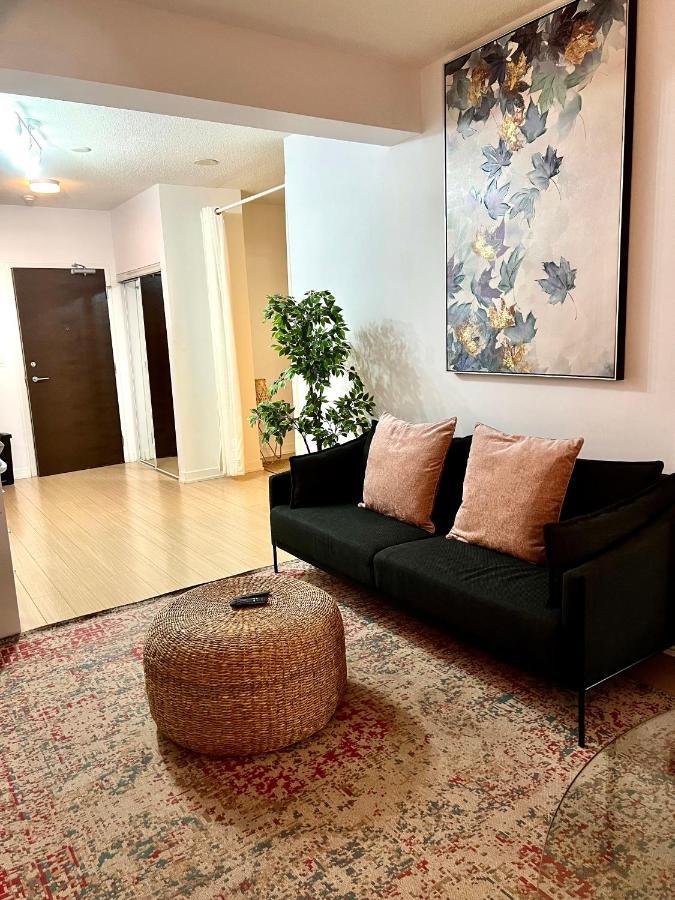 Stunning Condo Wit Amazing View 5Mins From Cntower Toronto Esterno foto