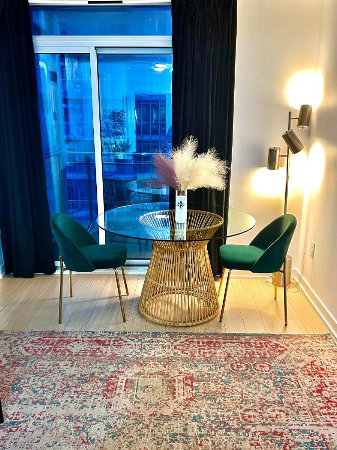 Stunning Condo Wit Amazing View 5Mins From Cntower Toronto Esterno foto