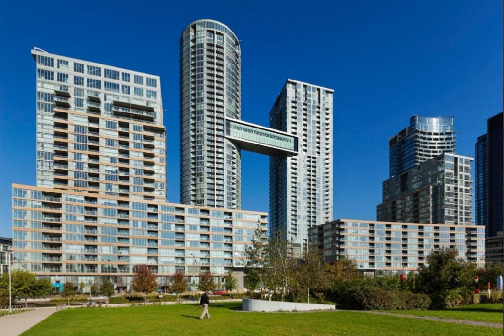 Stunning Condo Wit Amazing View 5Mins From Cntower Toronto Esterno foto
